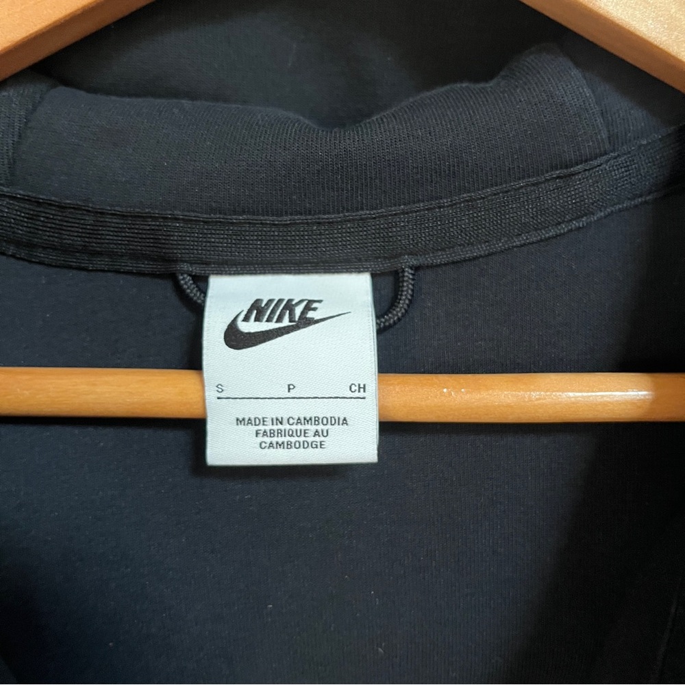 Nike Men's Tech Fleece Black Performance Jacket. Small. - Picture 5 of 8